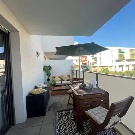 Apartment Bright Cocoon With Terrace In *
